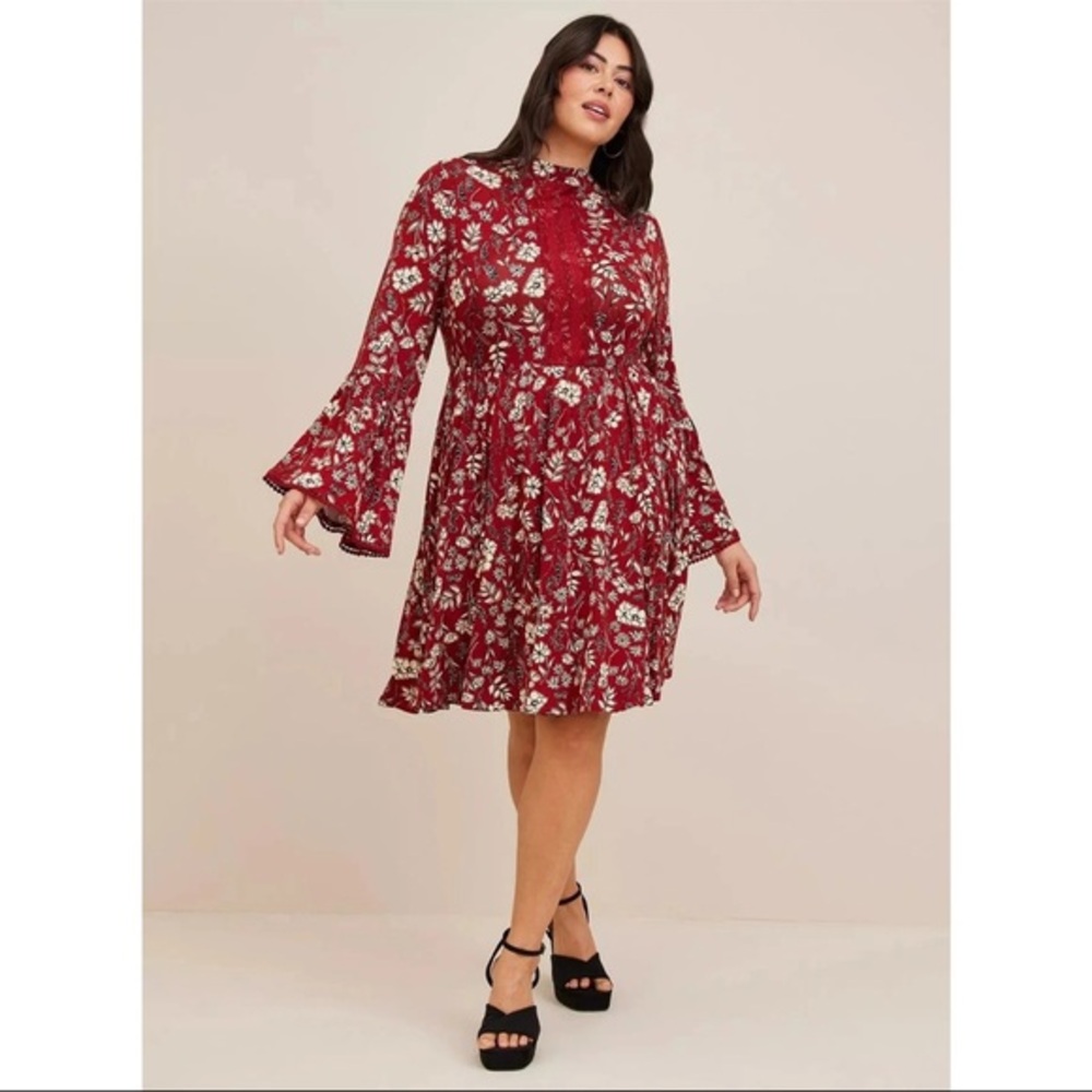 Torrid Super Soft Knit Jersey Mock Neck‎ Skater Mini Dress Sz 6 floral lace